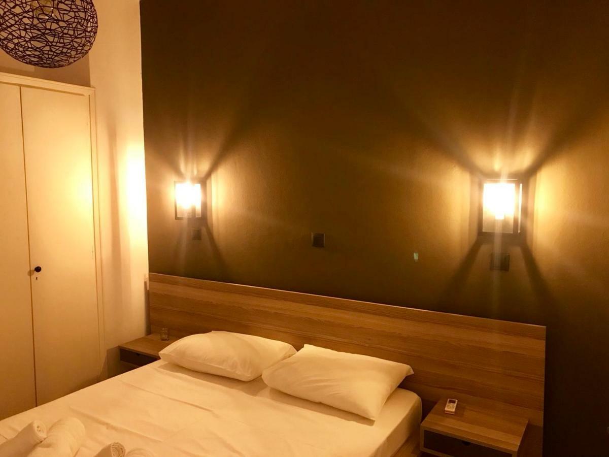 Renovated Minimal Apartment Next To Metro Athene Buitenkant foto