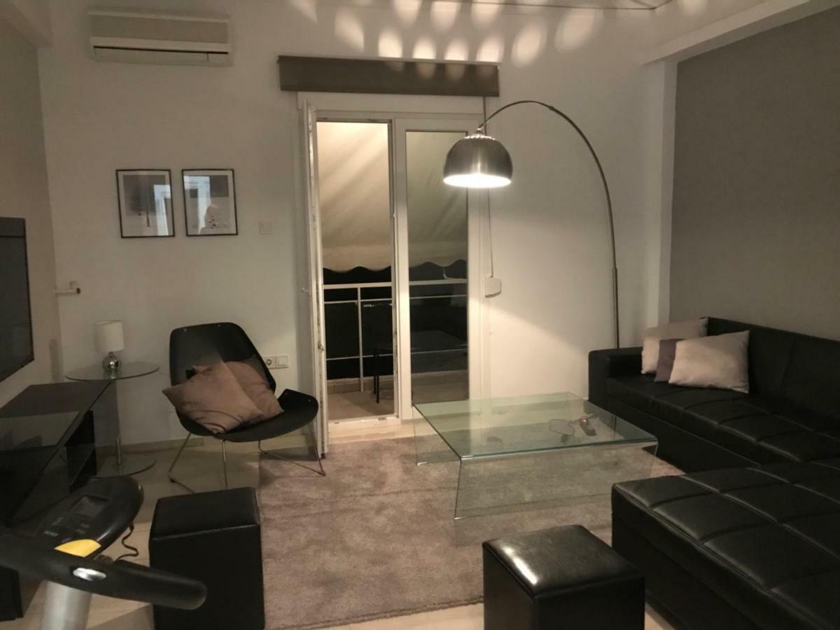 Renovated Minimal Apartment Next To Metro Athene Buitenkant foto
