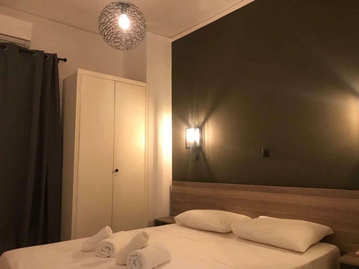 Renovated Minimal Apartment Next To Metro Athene Buitenkant foto
