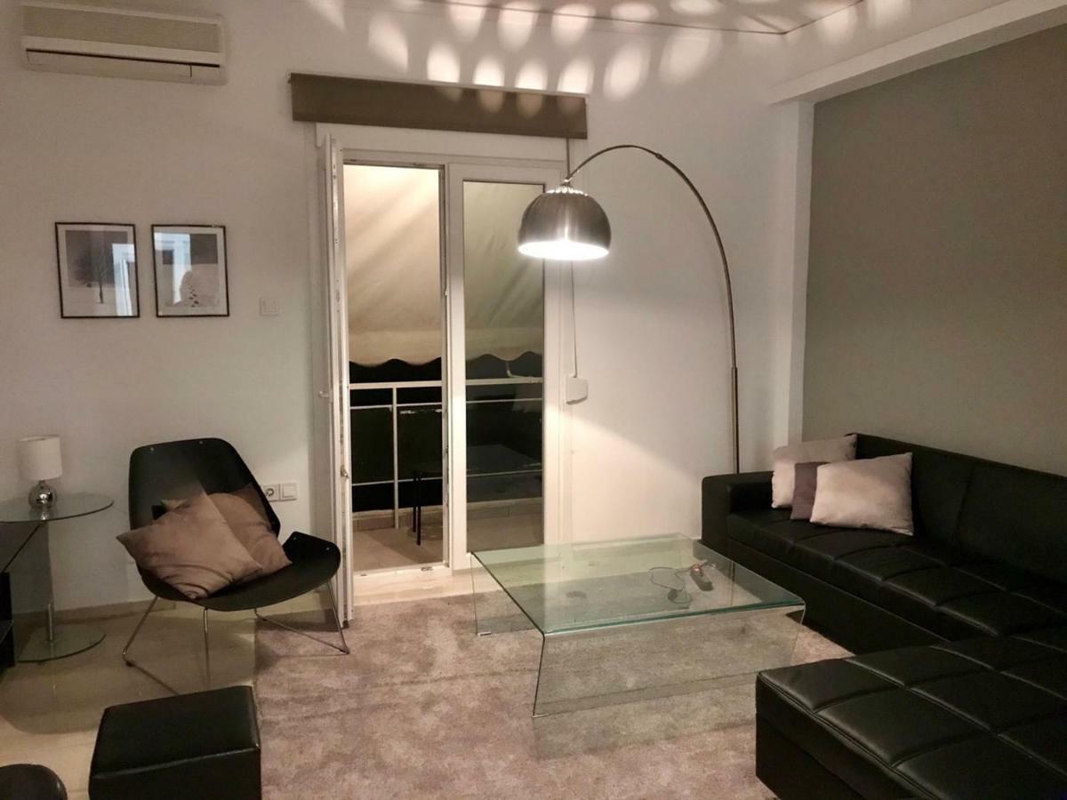 Renovated Minimal Apartment Next To Metro Athene Buitenkant foto