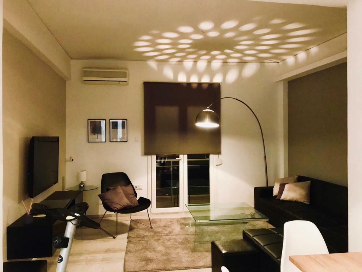 Renovated Minimal Apartment Next To Metro Athene Buitenkant foto